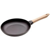 BRAADPAN 26CM ZWART MET HOUTEN STEEL STAUB