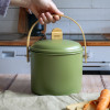TAFELRESTJES GROEN METAL/BAMBOO 7L COMPOSTEMMER MET KOOLFILTER