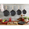 BRAADPAN 24CM ZWART MET HOUTEN STEEL STAUB
