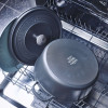 STOOFPOT 26CM ZWART 5.3L FEATHERWEIGHTS GREENPAN MET AFNEEMBARE SILICONE GREPEN